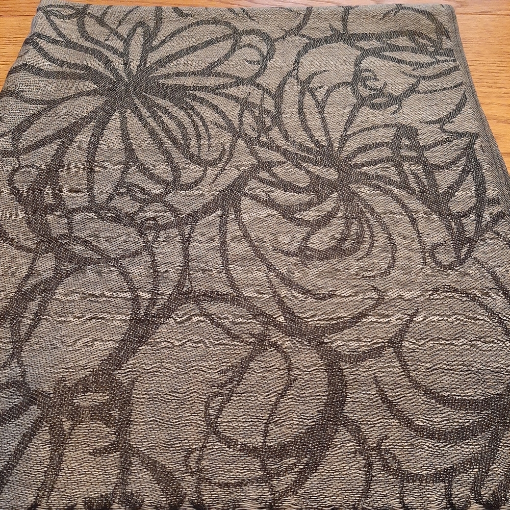 Ladies scarf - Picture 7 of 7